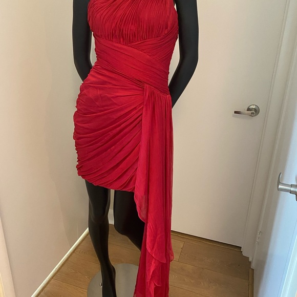 Elegant One-shoulder dress with side tail - Picture 6 of 8